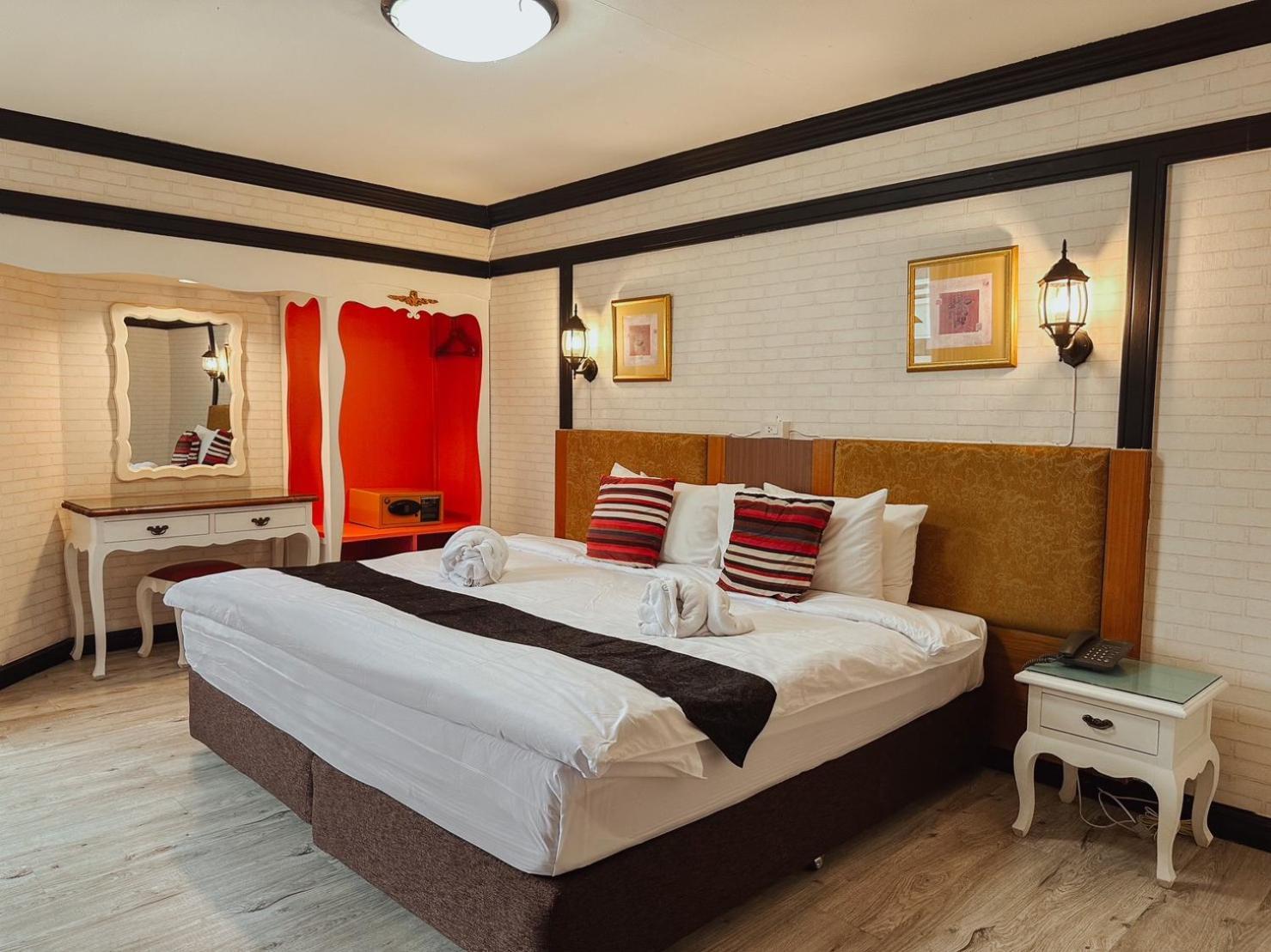 Hotel De Khuvieng — Photos 1